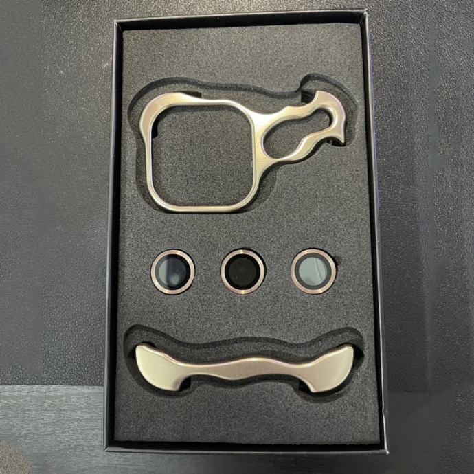 ⁦IPHONE COVER TITANUIM⁩ - الصورة ⁦2⁩